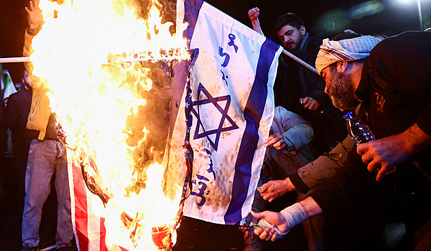 ANALÝZA: Experty tajných služeb vystřídalo ego. Proč Ameriku přehrál oslabený Írán