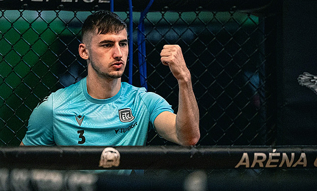Do ringu! Frťala vyplašil hráče boxerským tréninkem, teď jdou na Plzeň a Spartu Do ringu! Frťala vyplašil hráče boxerským tréninkem, teď jdou na Plzeň a Spartu