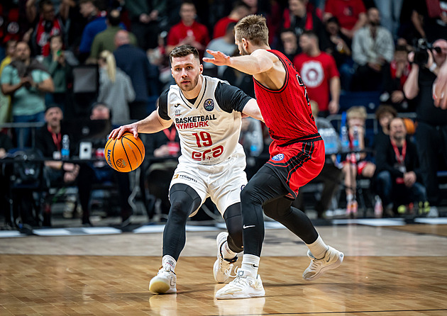 Basket ONLINE: Bouřlivá atmosféra v Královce, Nymburk drží s Rytasem krok Basket ONLINE: Bouřlivá atmosféra v Královce, Nymburk drží s Rytasem krok