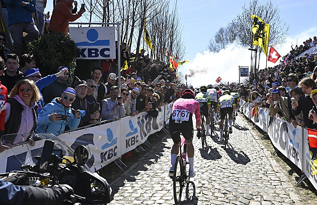 Husí kůže, dva závody v jednom. Kostková legenda Oude Kwaremont zase ožívá Husí kůže, dva závody v jednom. Kostková legenda Oude Kwaremont zase ožívá