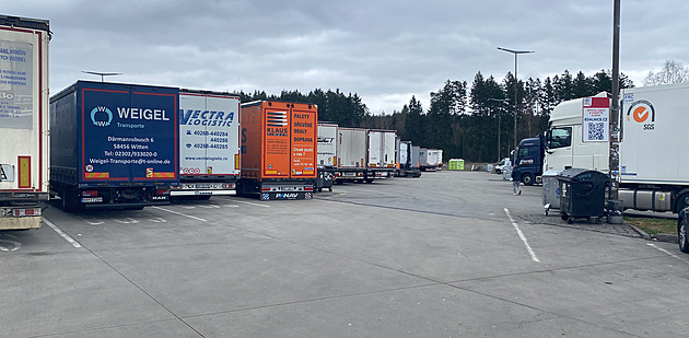 U Rozvadova začala další přestavba dálničního parkoviště, hotové bude na podzim