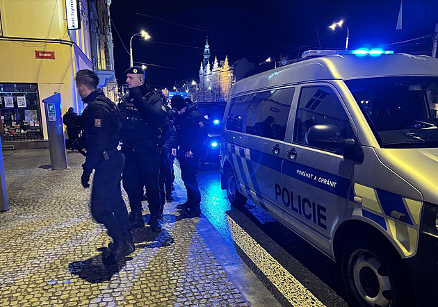 Americká a nádraží zůstávají strašákem, lidem vadí i hluční cizinci, ukázal průzkum