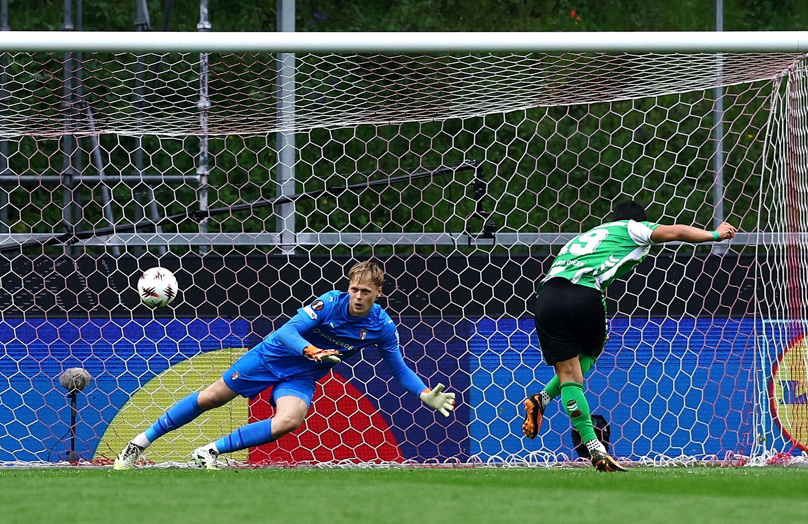 Horníček inkasoval jen z penalty, Braga začala čtvrtfinále Evropské ligy remízou