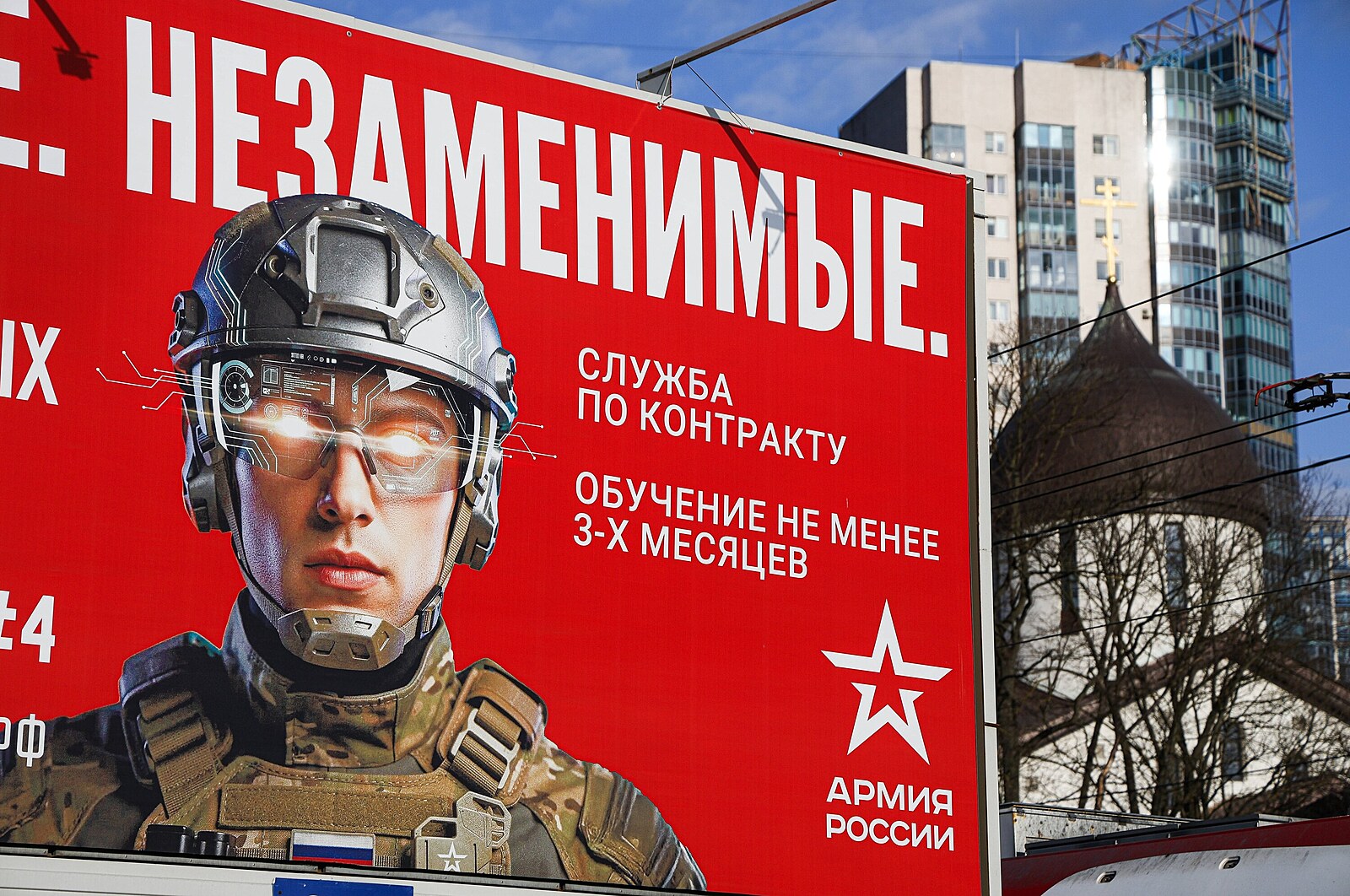 Jsi namol? Výborně, tady podepiš. Rusko loví muže do armády, tlačí i na studenty