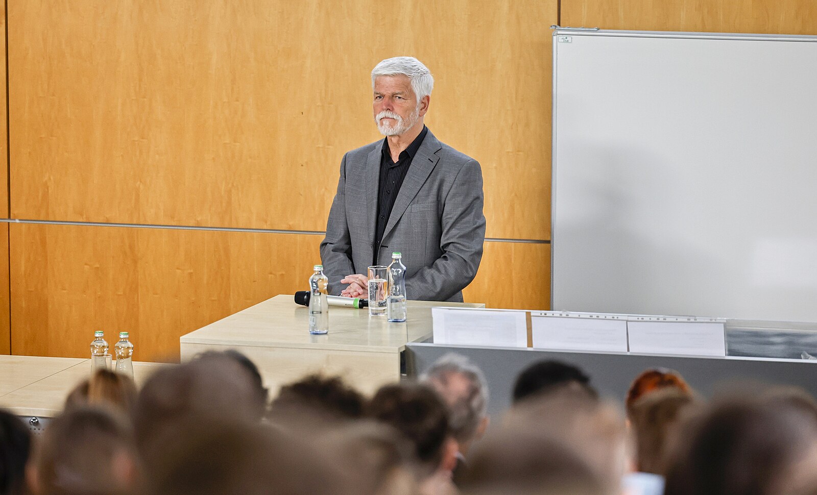 Pavel oznámil, že nevidí jiného adepta na prezidenta. Je připravený opět kandidovat