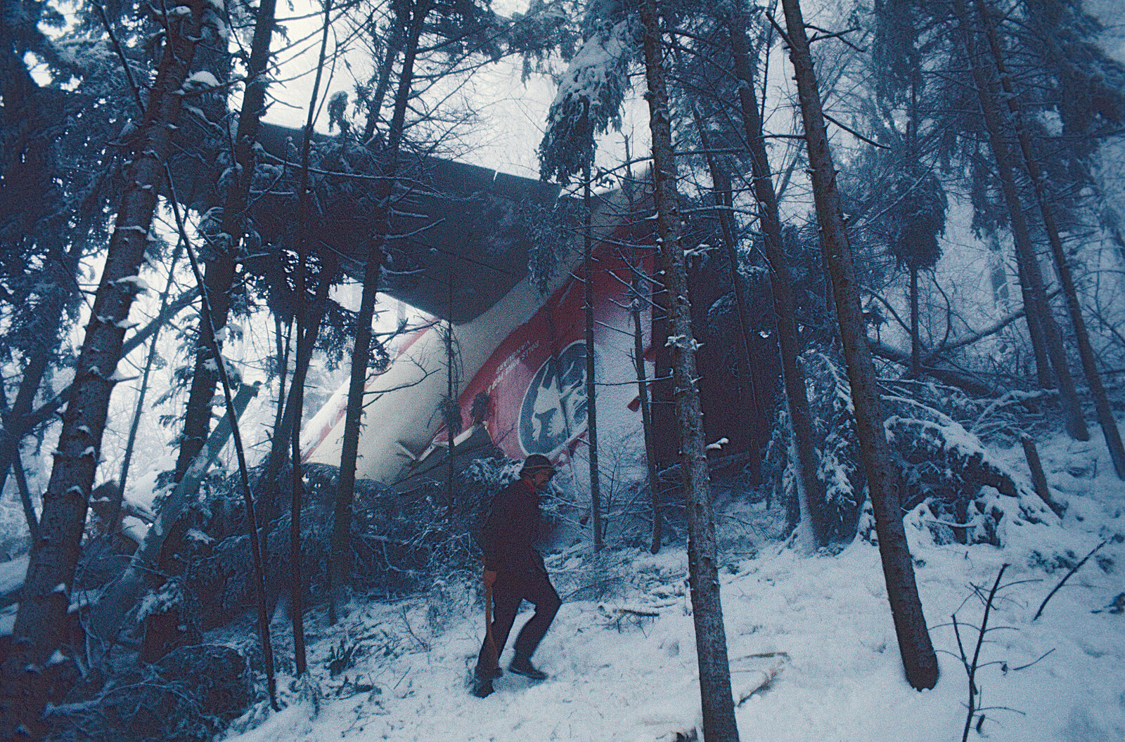 Místo přistání narazil let 435 do hory, mohla za to mlha i řada chyb pilotů