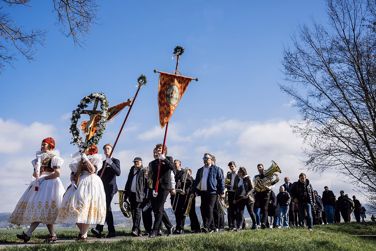 OBRAZEM: Velikonoční oslavy vrcholí. Podívejte se, jak lidé nejen v Česku slaví