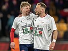 Pavel �ulc a Vladimír Coufal slaví postup na fotbalové mistrovství sv�ta.
