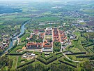 Stejnou roli m�la i barokní pevnost Terezín. Ta se do �eské historie bohu�el...
