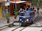 �eleznice k Machu Picchu, Railbus Officials in Aguas Calientes