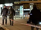 Policisté vy�et�ují výbuch dvou bankomat� u OC Opatovská na Praze 4. (4. dubna...