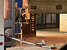 Policisté vy�et�ují výbuch dvou bankomat� u OC Opatovská na Praze 4. (4. dubna...