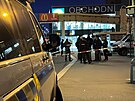 Policisté vy�et�ují výbuch dvou bankomat� u OC Opatovská na Praze 4. (4. dubna...