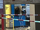 Policisté vy�et�ují výbuch dvou bankomat� u OC Opatovská na Praze 4. (4. dubna...