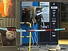 Policisté vy�et�ují výbuch dvou bankomat� u OC Opatovská na Praze 4. (4. dubna...