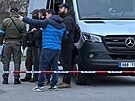 Policisté vy�et�ují výbuch dvou bankomat� u OC Opatovská na Praze 4. (4. dubna...