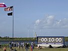 Pohled na odpo�et p�ed startovací rampou s raketou SLS  a lodí Orion...