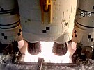 Je �tvrtek 2. dubna 2026. V 0:35 prob�hl zá�eh a start. Raketa SLS odlétá na...