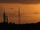 Raketa SLS s lodí Orion na startovací ramp� 39B ve st�edu 1. dubna 2026