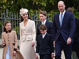 Princezna Charlotte, princezna Kate, princ George, princ Louis a princ William...