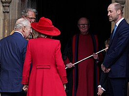 Král Karel III., královna Camilla a princ William ve Windsoru na velikono�ní...