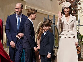 Princ William, princ George, princezna Charlotte, princ Louis a princezna Kate...