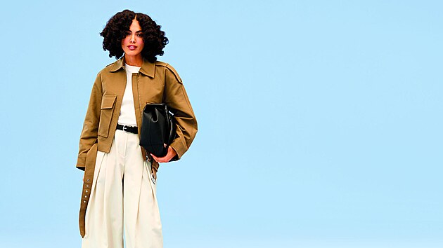 H�ejiv� objet� jarn�ch slune�n�ch paprsk� v�m nab�dne tento sympatick� outfit lad�n� v duchu le��rnosti a pohodl�. Bunda,  C&A, cena 1298 K�