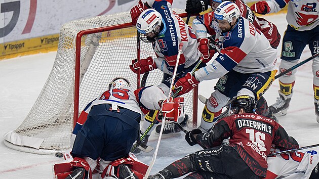 Hokey ekstra ligi: Pardubice Sparta'yı yendi, Třinec'in maç puanı var