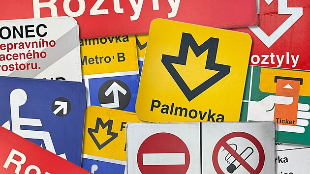 Pra�sk� dopravn� podnik prod�v� vy�azen� cedule z metra.