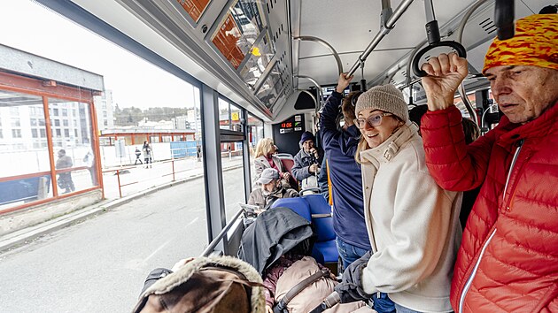 Prvn� j�zda trolejbusu na lince ��slo 52 na trase Na Kn�ec� - U Waltrovky. (1. dubna 2026)