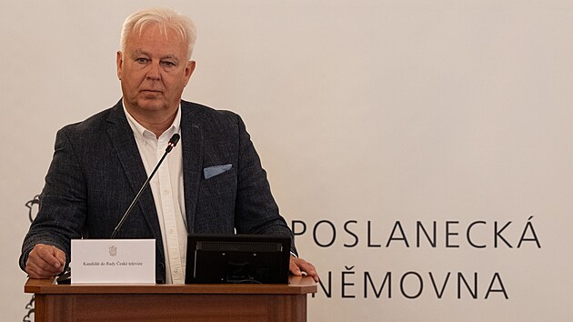 Politici zač&iacute;naj&iacute; vyb&iacute;rat, kdo m&aacute; b&yacute;t v Radě Česk&eacute; televize, v jej&iacute;ž pravomoci...