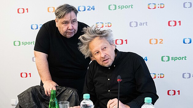 Lubo� Xaver Vesel� a Ivan Tesa� na mimo��dn�m jedn�n� Rady �esk� televize ohledn� pl�novan�ch �prav v syst�mu placen� televizn�ho poplatku. (8. dubna 2026)