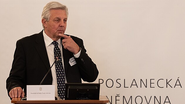 Politici za��naj� vyb�rat, kdo m� b�t v Rad� �esk� televize, v jej� pravomoci...