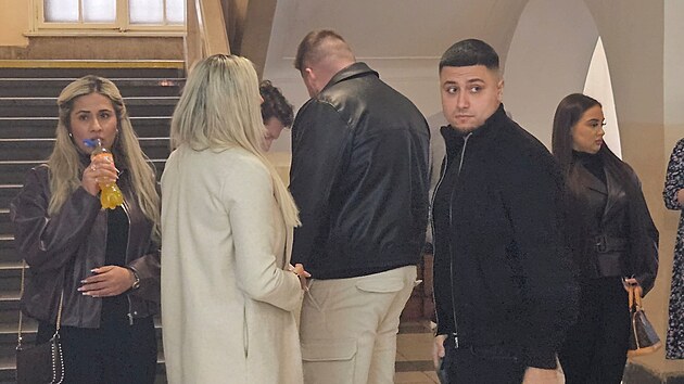 T�iadvacetilet� Enrico Pe�ta, zn�m� jako romsk� raper Hard Rico, u Krajsk�ho soudu v Ostrav�. (1. duben 2026)