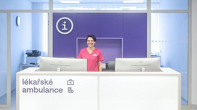 Za��zen� m� t�i opera�n� s�ly, deset ambulanc� a rozs�hl� rehabilita�n� z�zem�.