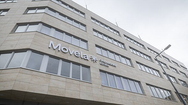 Za��zen� m� t�i opera�n� s�ly, deset ambulanc� a rozs�hl� rehabilita�n� z�zem�.