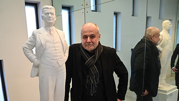 Ve zl�nsk�m divadle odhalili sochu Tom�e Bati. Na sn�mku autor Radim Hanke. (duben 2026)