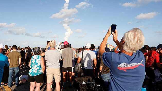 Lid� sleduj� na Florid� start rakety Orion v r�mci mise Artemis II, kter� po 54 letech zavede lidskou pos�dku k M�s�ci (2. dubna 2026)