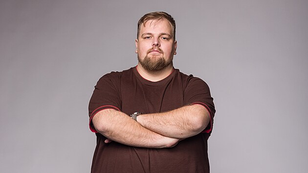 P�ed prom�nou tr�vil Mat�j v�t�inu voln�ho �asu zav�en� doma.