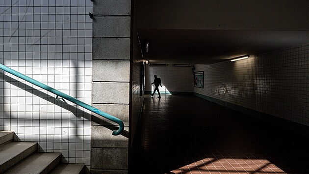 Podchod v �elezni�n� stanici Hradec Kr�lov� - hlavn� n�dra��. Dnes tu byla ofici�ln� zah�jena p�estavba. (7. dubna 2026)