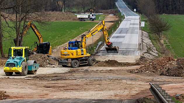 Stavba nov�ho kruhov�ho objezdu za �astolovicemi sm�rem na Rychnov nad Kn�nou (20. b�ezna 2026)