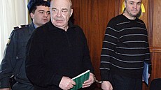 Mafiánský boss Semjon Mogilevi� p�ed ruským soudem. Za da�ové úniky si odsed�l...