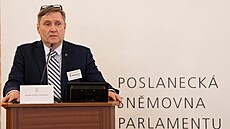 Politici za�ínají vybírat, kdo má být v Rad� �eské televize, v její� pravomoci...