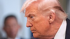 Americký prezident Donald Trump hovo�í s noviná�i v tiskovém sále Jamese...