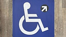 Pra�ský dopravní podnik prodává vy�azení cedule z metra.