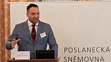 Politici za�ínají vybírat, kdo má být v Rad� �eské televize, v její� pravomoci...