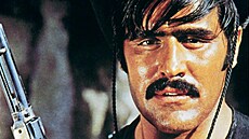Mario Adorf ve filmu The Last Ride to Santa Cruz (Poslední cesta do Santa Cruz)...