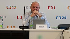 Vlastimil Je�ek na mimo�ádném jednání Rady �eské televize ohledn� plánovaných...