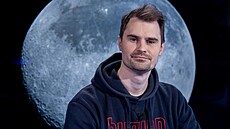 Hostem po�adu Rozst�el je Jan Spratek, odborný pracovník pra�ského planetária a...