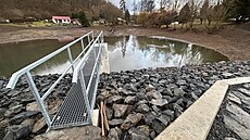 Zhruba �ty�i m�síce trvající kompletní rekonstrukce rybníka v Habrovanech na...